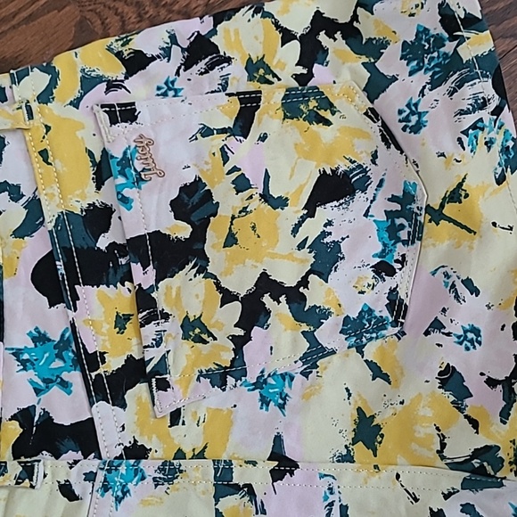 Juicy Couture Shorts - Picture 8 of 8